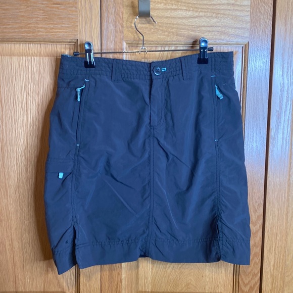 Eddie Bauer gray skirt with shorts size 2 - Picture 1 of 5